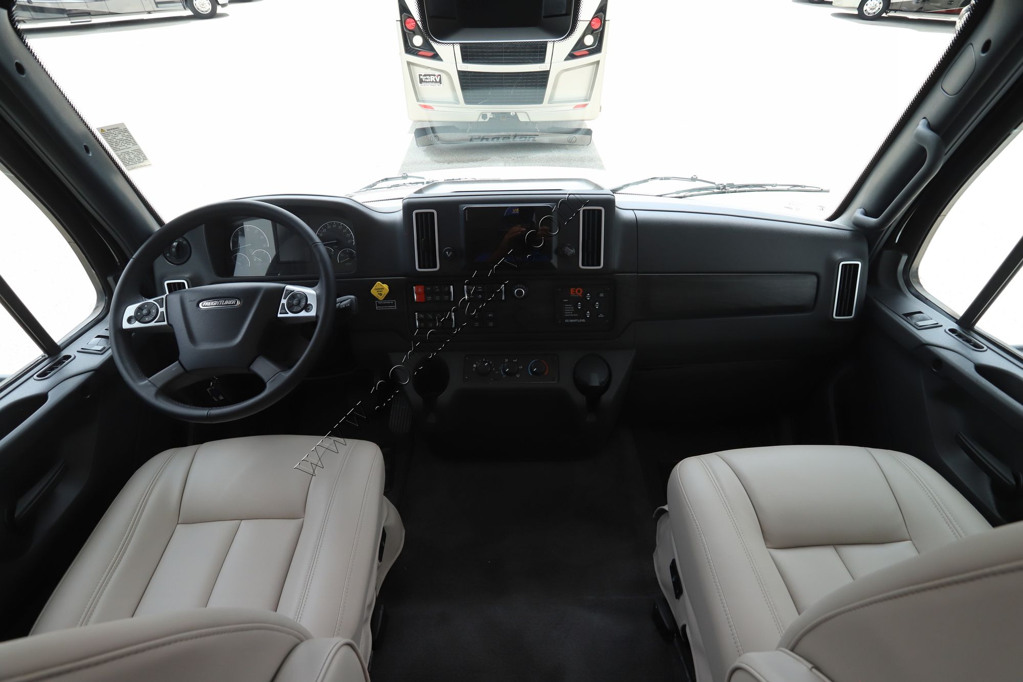 New 2025 Renegade Rv Verona Le 40LRB Super C  For Sale