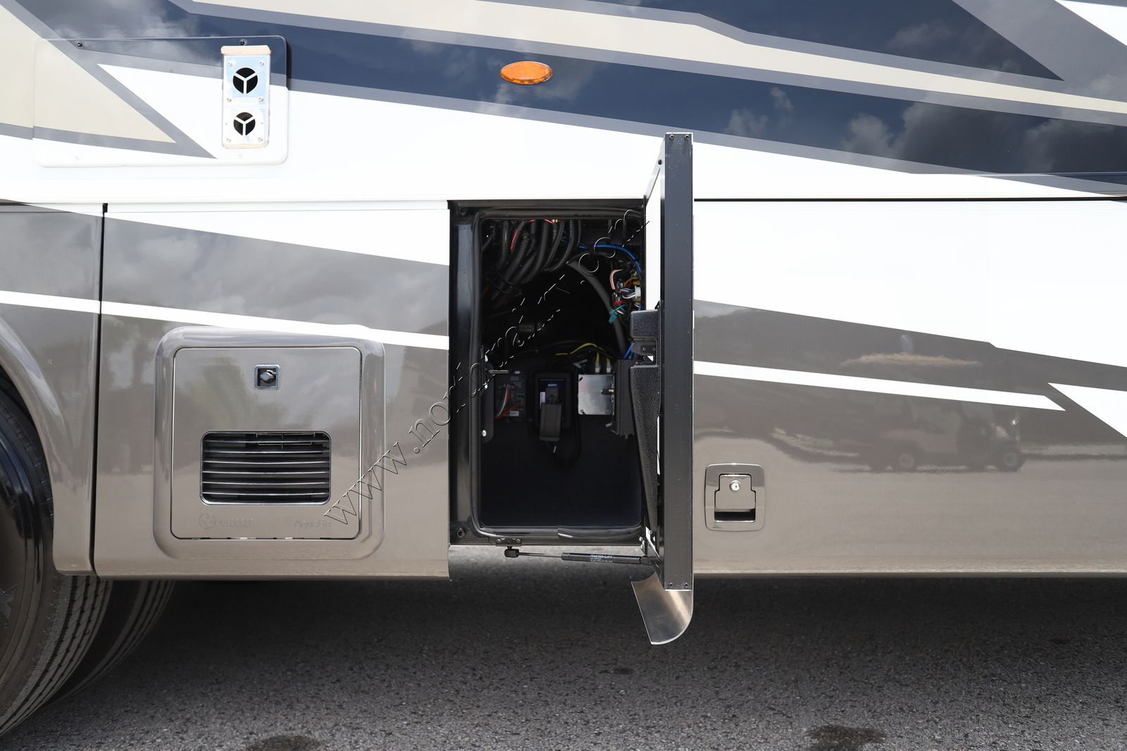 Front Engine Diesel Rv Newmar Motorhomes For Sale | North Trail RV Center