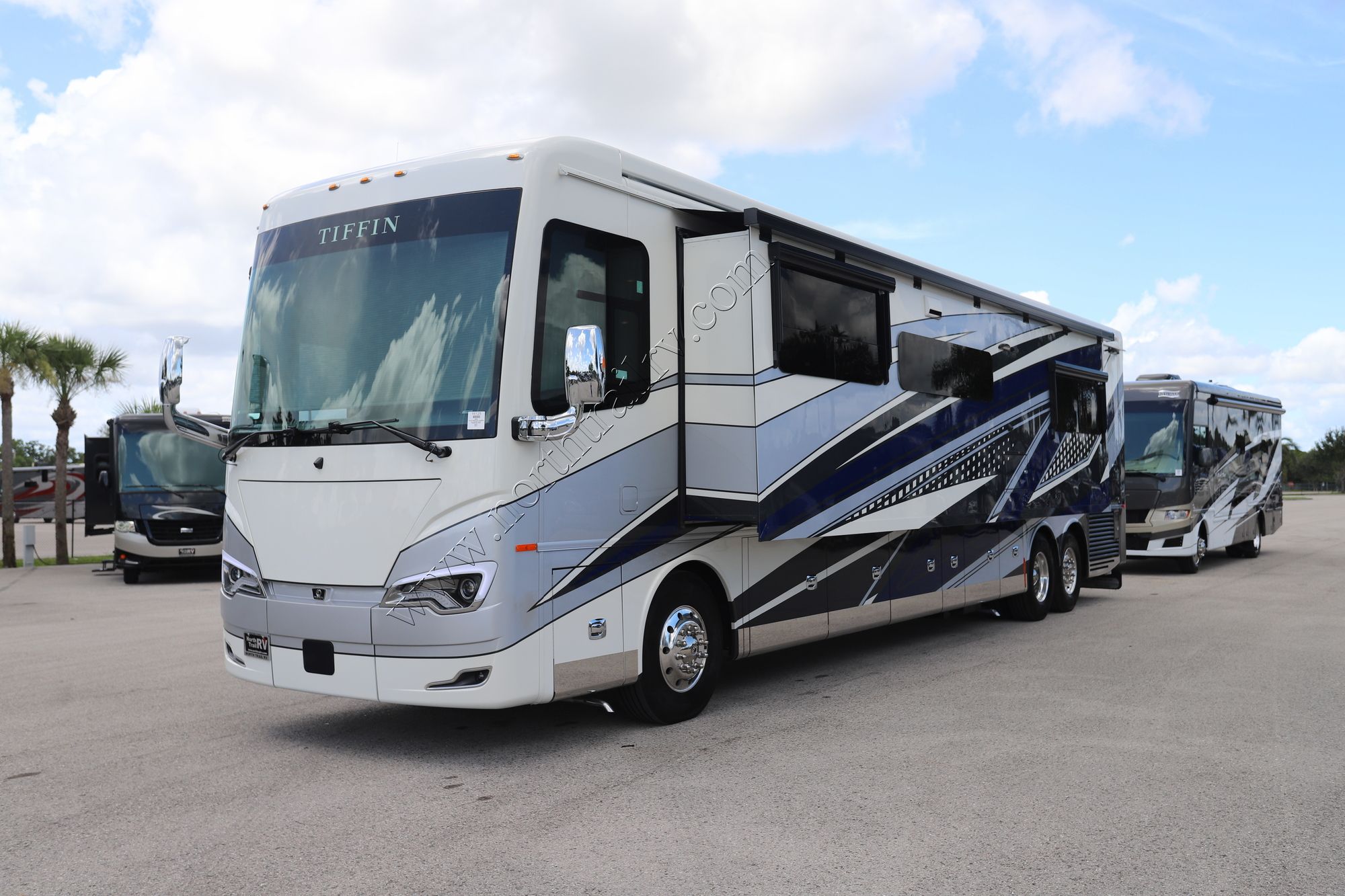New 2025 Tiffin Motor Homes Allegro Bus 45FP Class A  For Sale