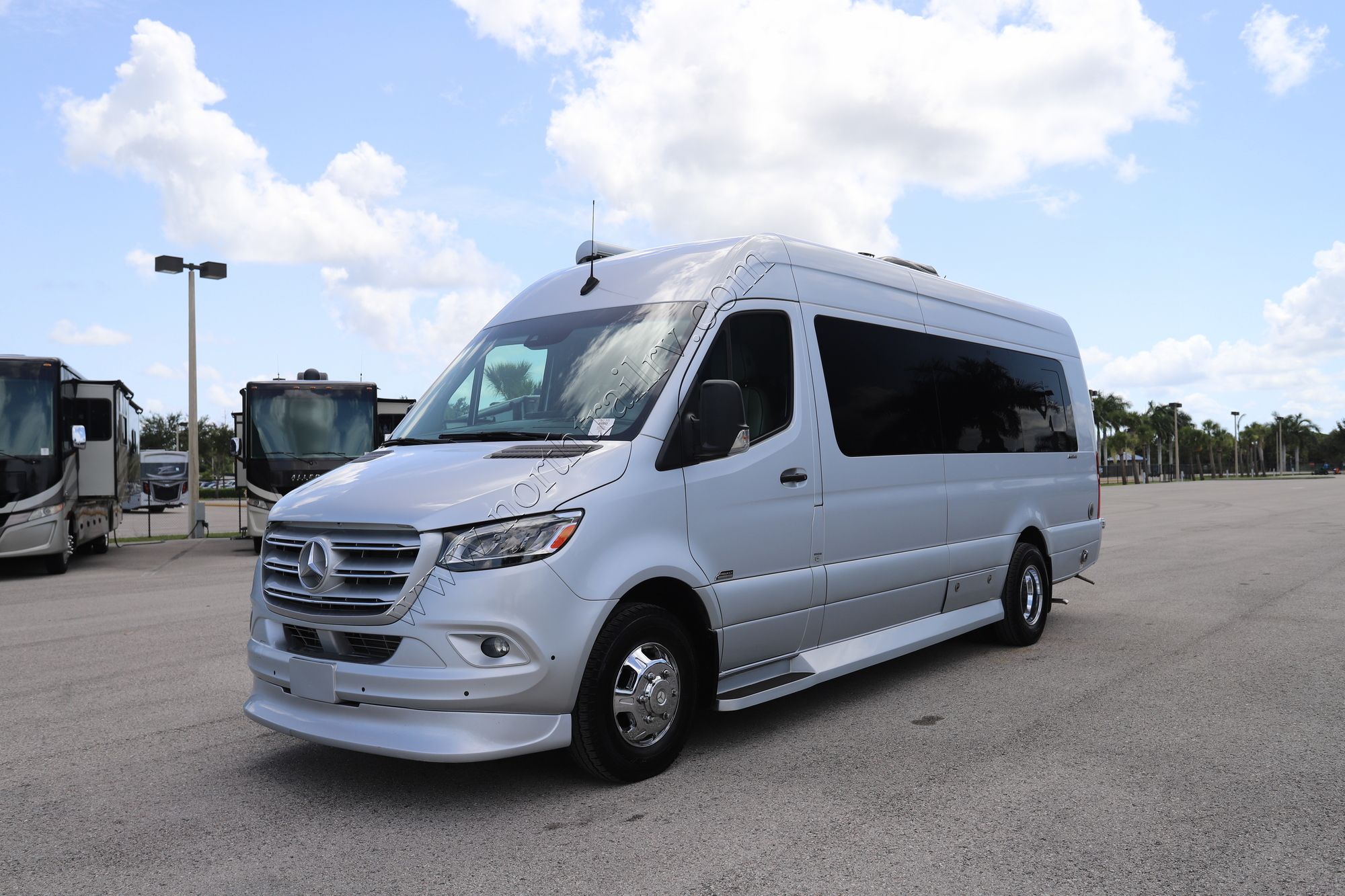 Used 2021 Midwest Passage 3500 Class B  For Sale
