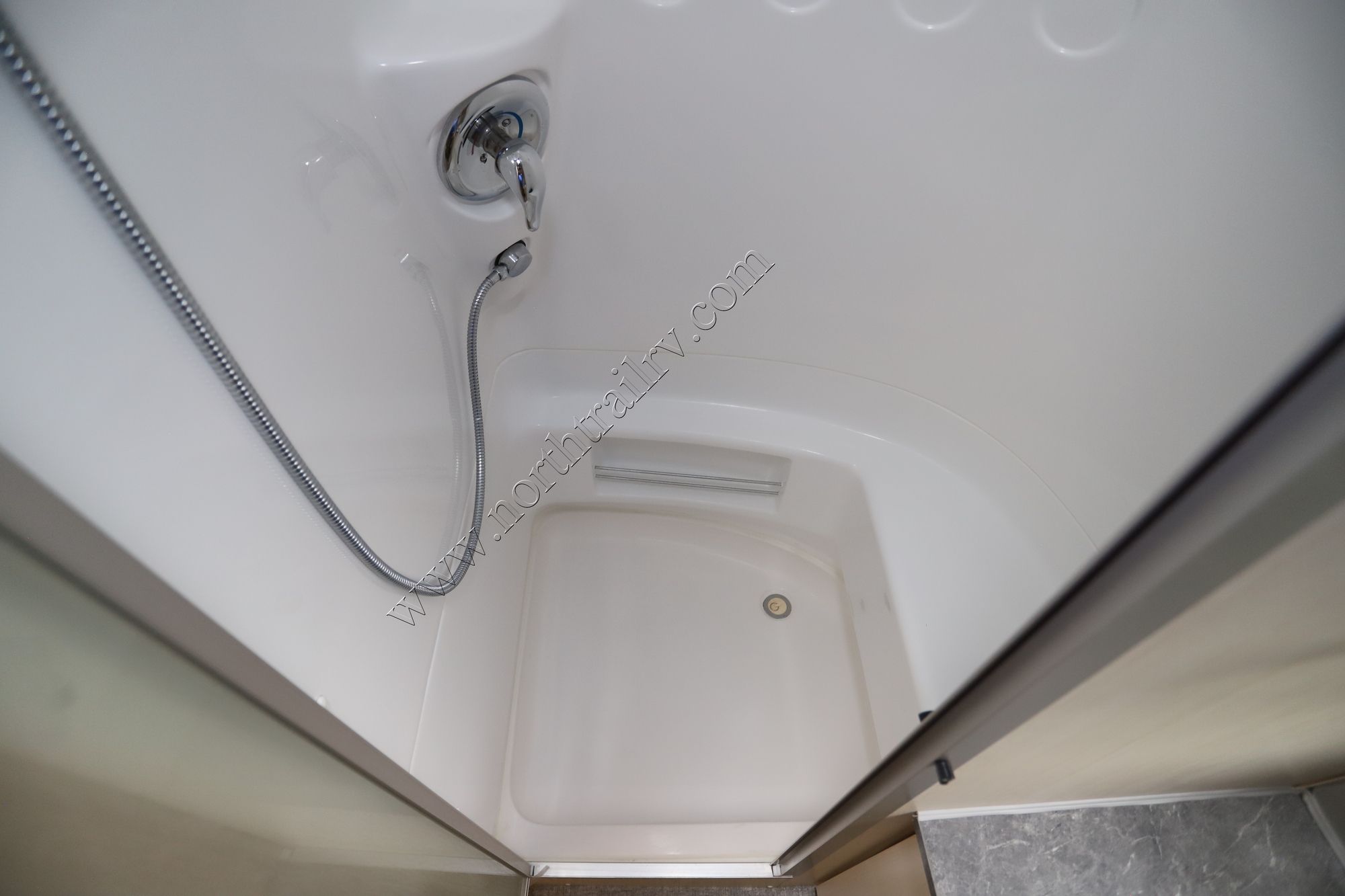 Used 2023 Airstream Flying Cloud 23FB Travel Trailer  For Sale