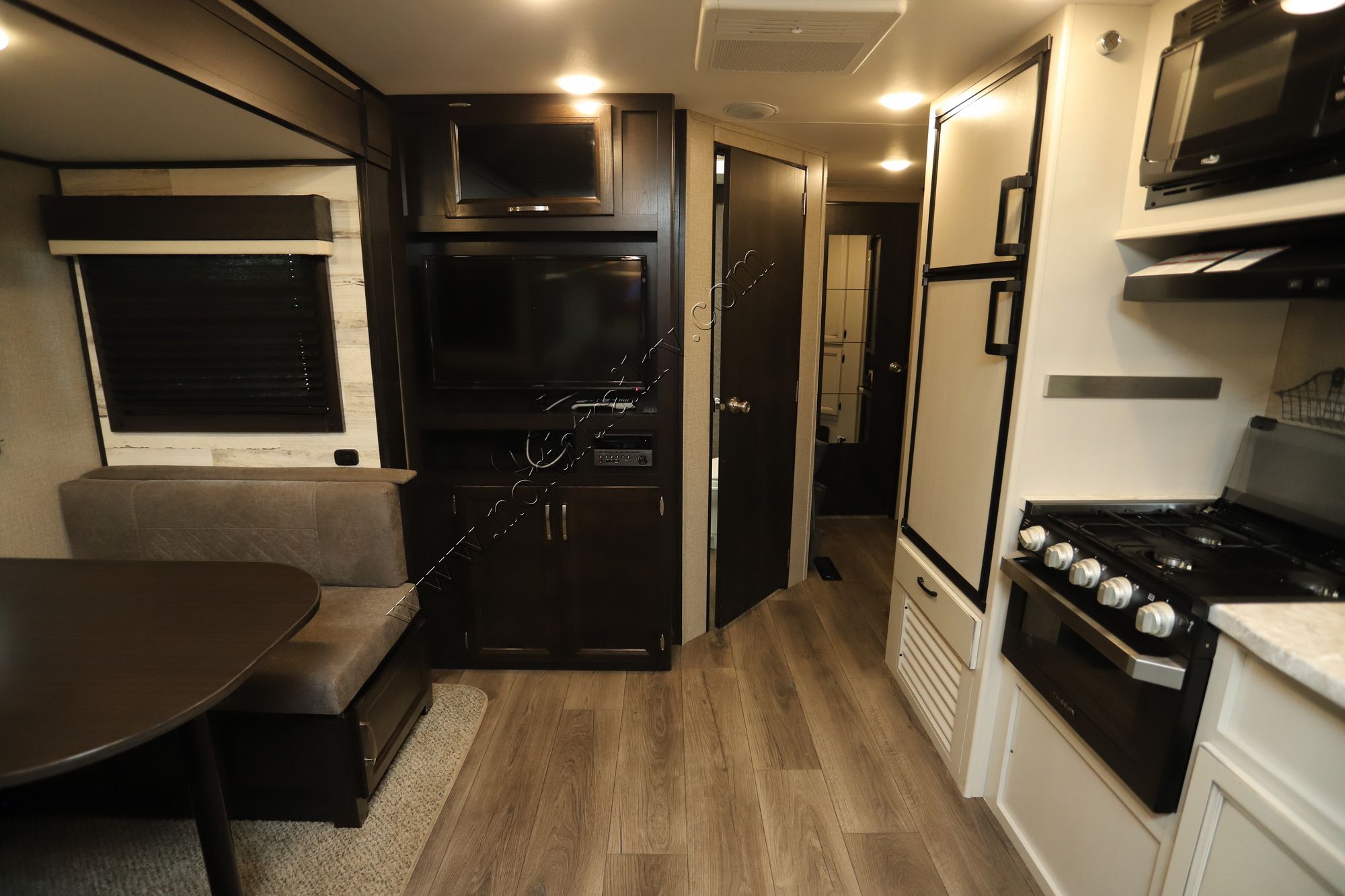 Used 2020 Jayco Jay Feather 24RL Travel Trailer  For Sale