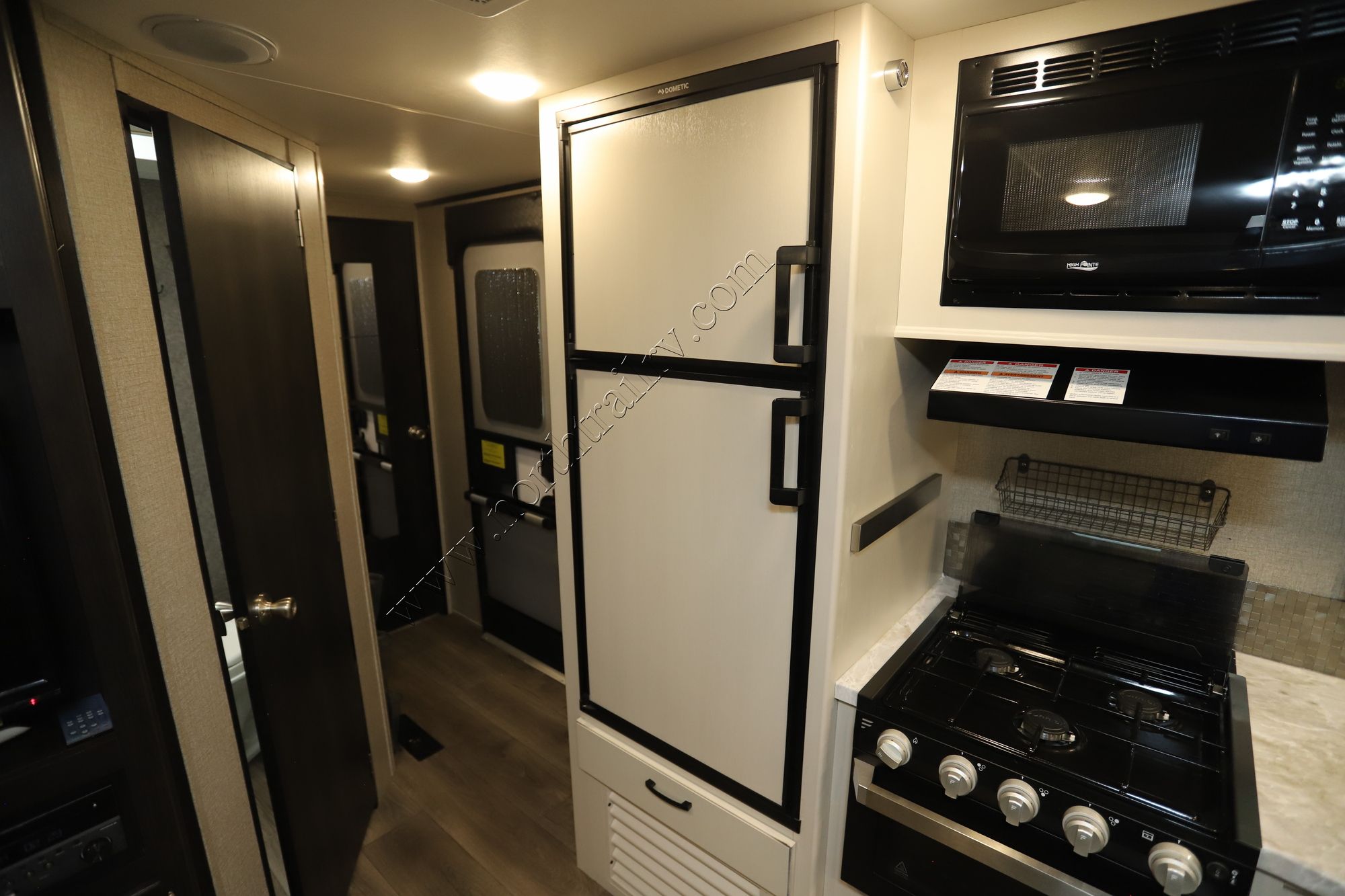 Used 2020 Jayco Jay Feather 24RL Travel Trailer  For Sale