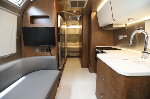 2025 Airstream Globetrotter 27FB Travel Trailer
