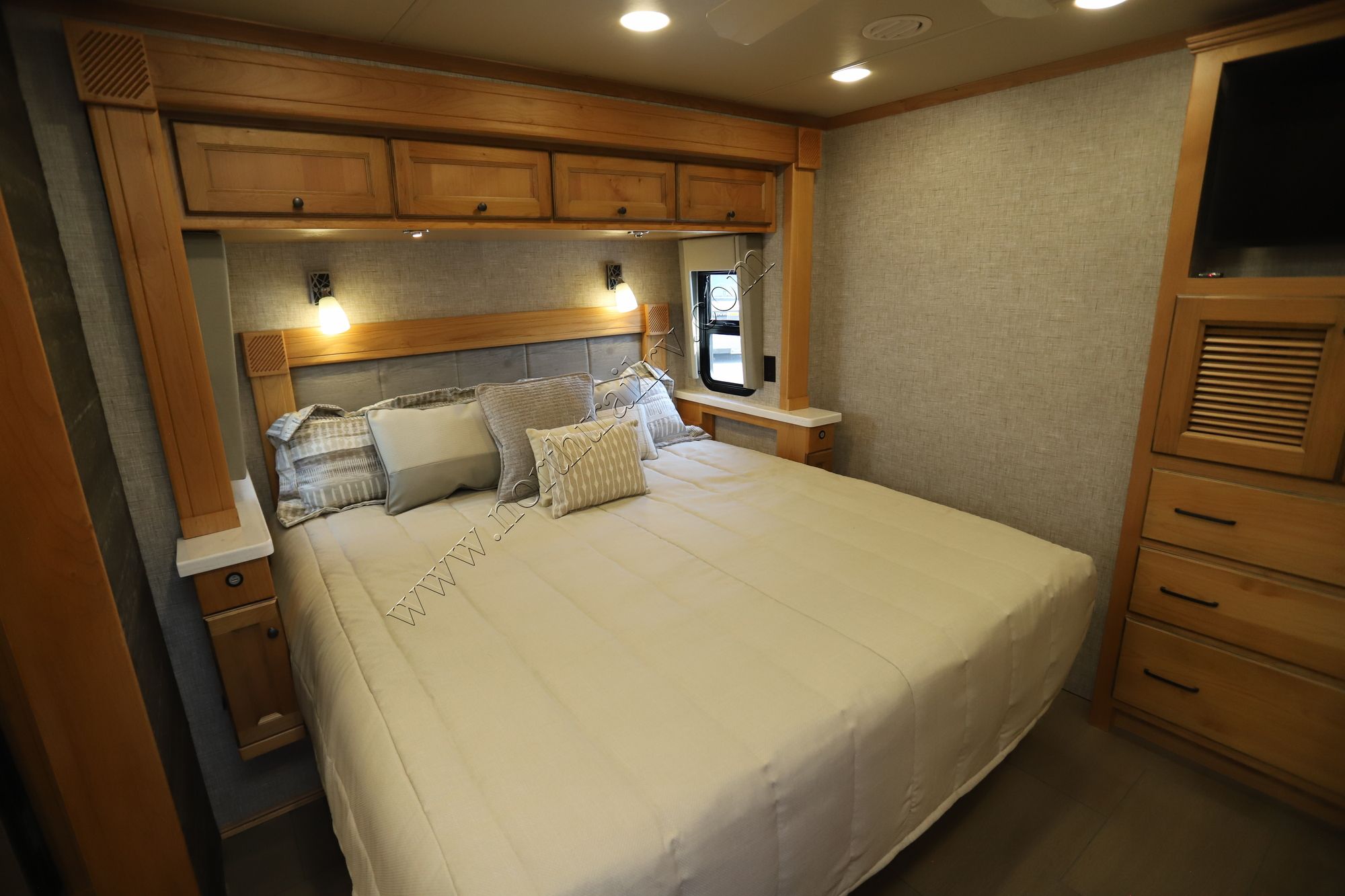 New 2023 Tiffin Motor Homes Allegro 34PA Class A  For Sale