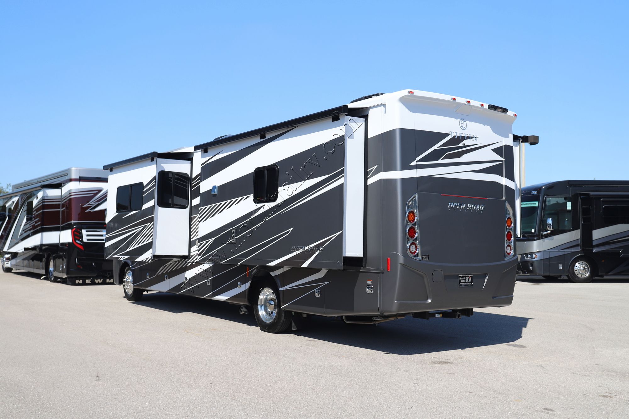 New 2023 Tiffin Motor Homes Allegro 34PA Class A  For Sale