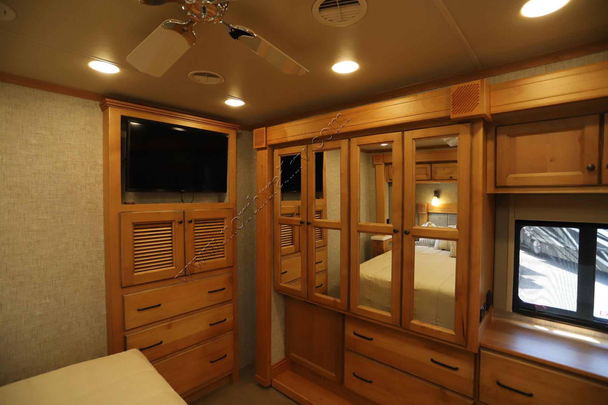 New 2023 Tiffin Motor Homes Allegro 34PA Class A  For Sale