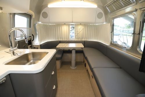 2024 Airstream Globetrotter 25FB