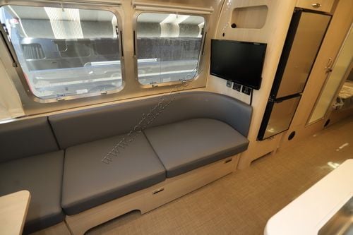 2024 Airstream Globetrotter 25FB