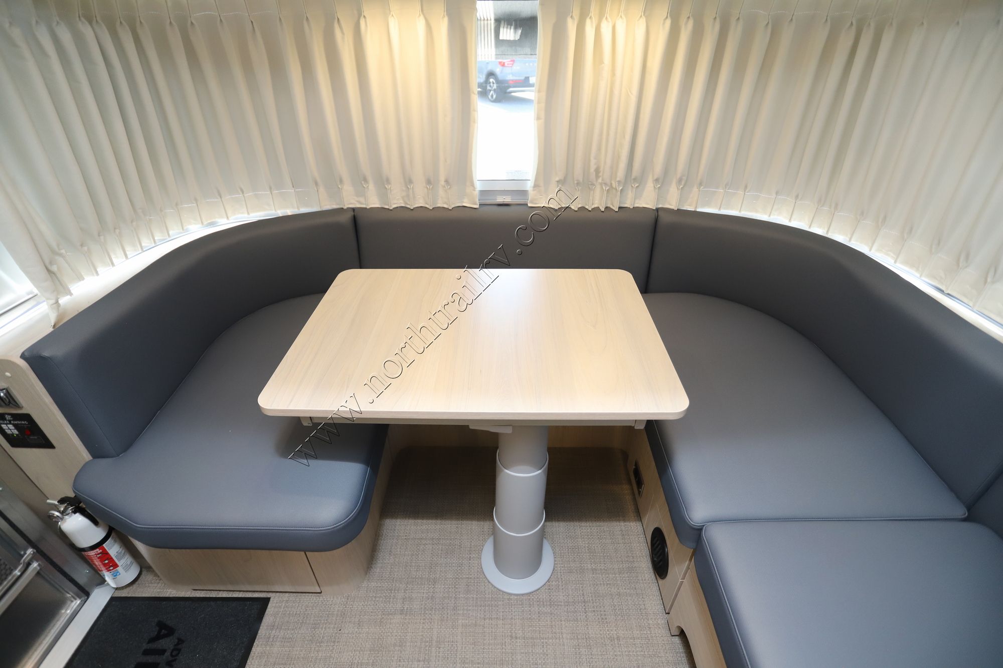 2024 Airstream Globetrotter 25FB Travel Trailer New  For Sale