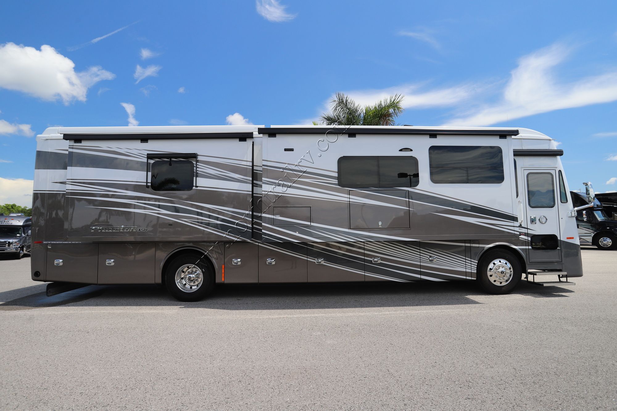 New 2025 Tiffin Motor Homes Phaeton 40IH Class A  For Sale