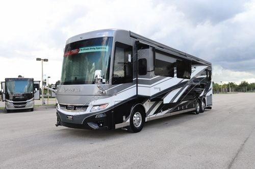 2025 Newmar London Aire 4569