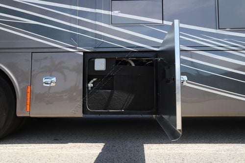 2025 Tiffin Motor Homes Phaeton 40IH