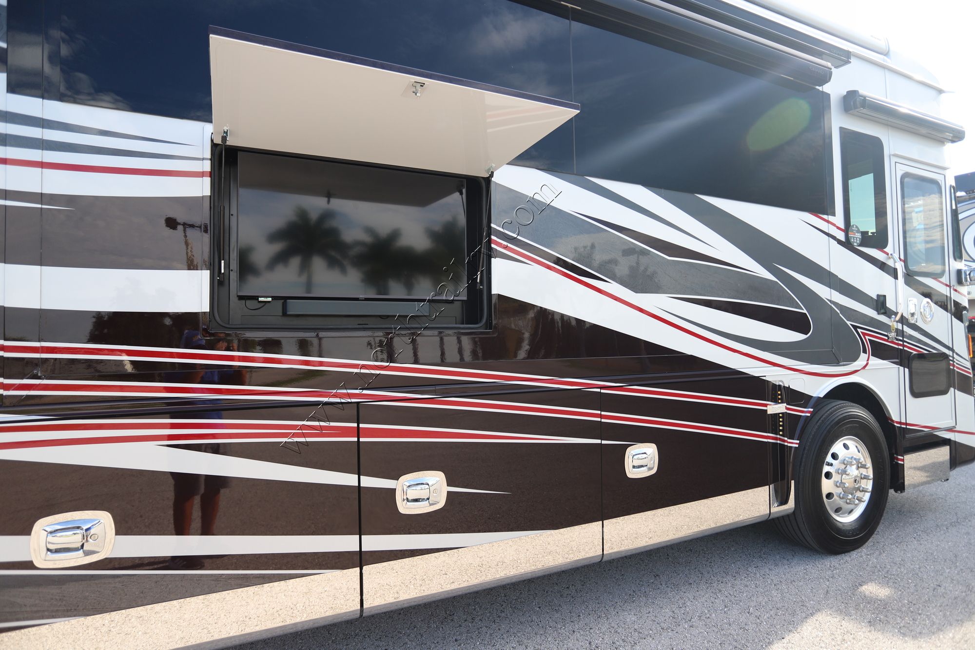 New 2025 Tiffin Motor Homes Zephyr 45 FZ Class A  For Sale