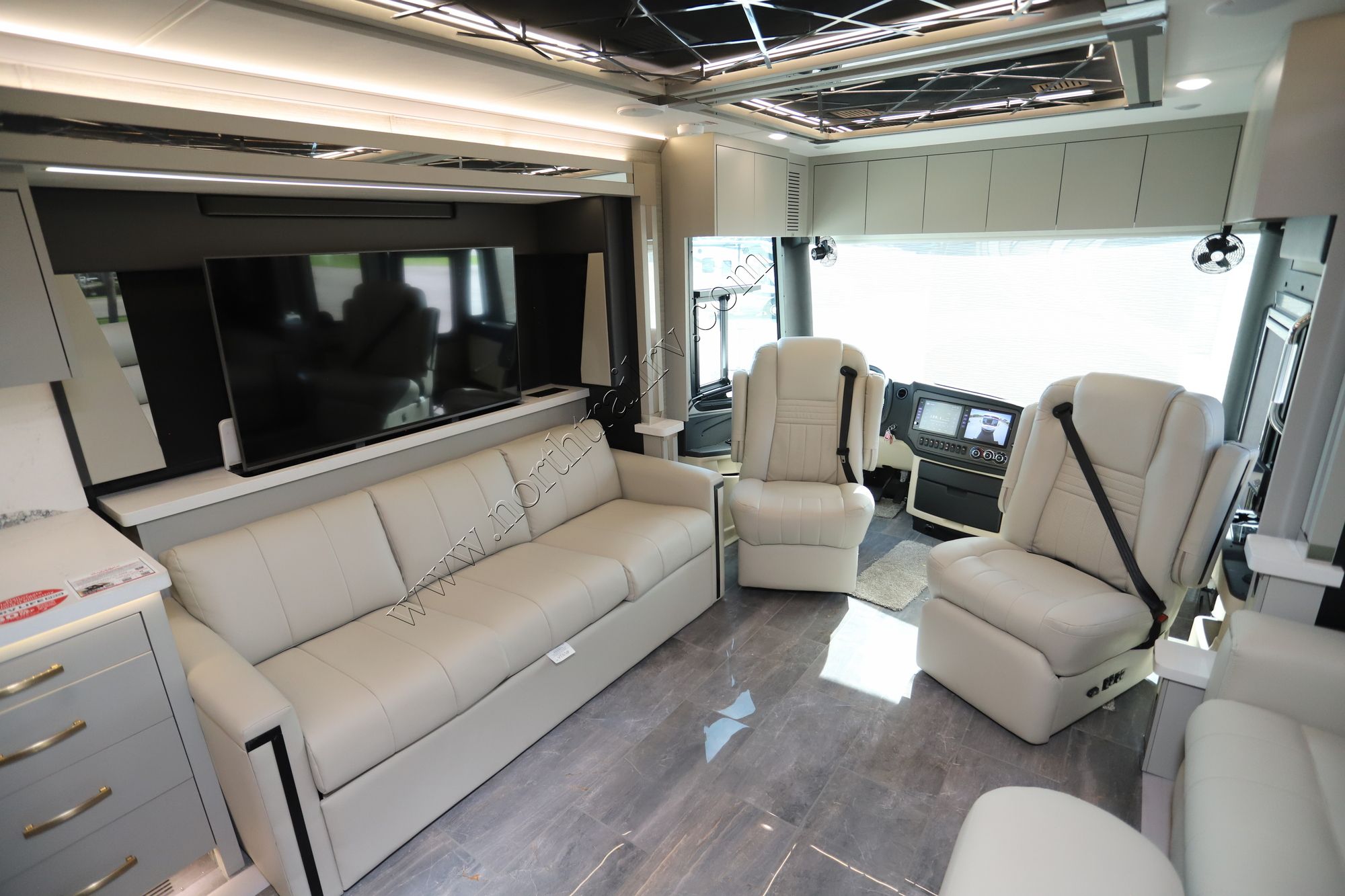 New 2025 Tiffin Motor Homes Zephyr 45 FZ Class A  For Sale