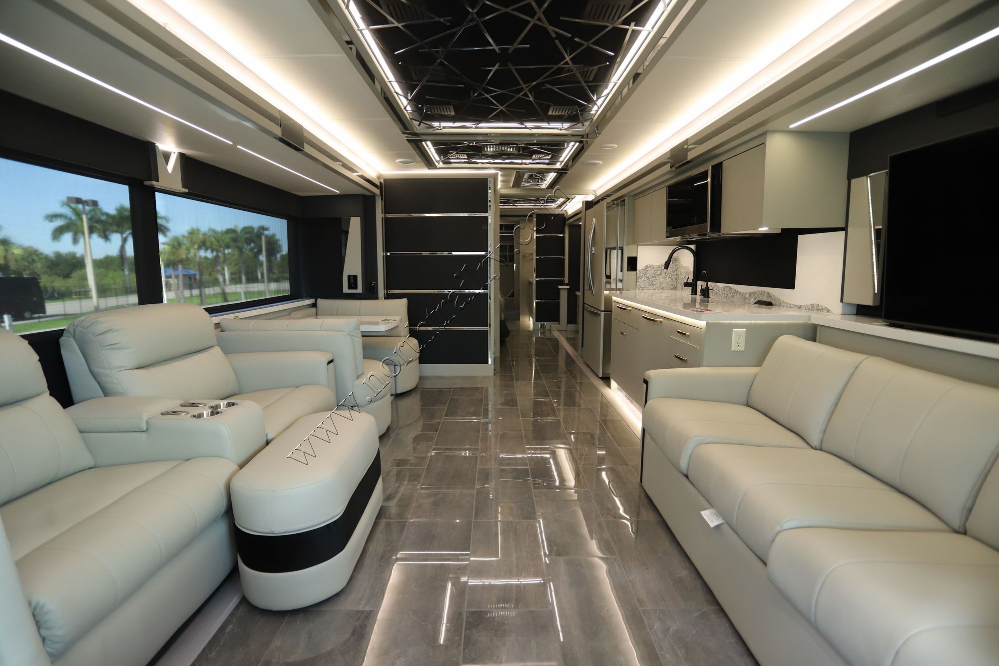 New 2025 Tiffin Motor Homes Zephyr 45 FZ Class A  For Sale