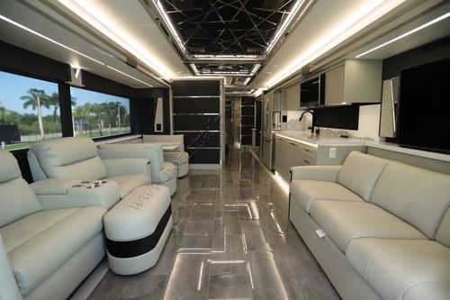 2025 Tiffin Motor Homes Zephyr 45 FZ