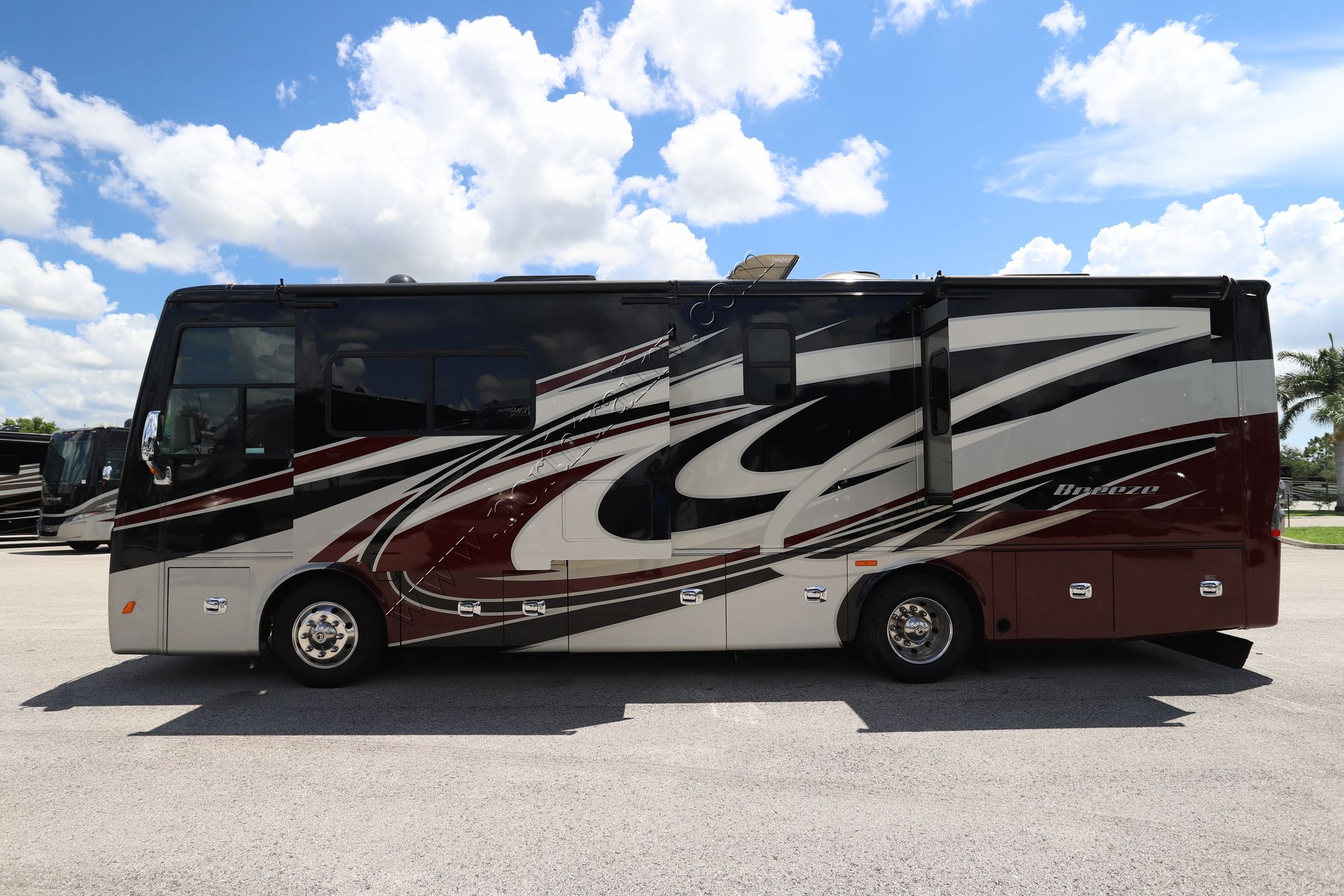 Used 2019 Tiffin Motor Homes Breeze 31BR Class A  For Sale