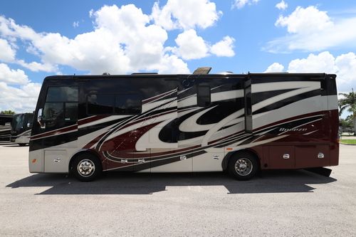 2019 Tiffin Motor Homes Breeze 31BR