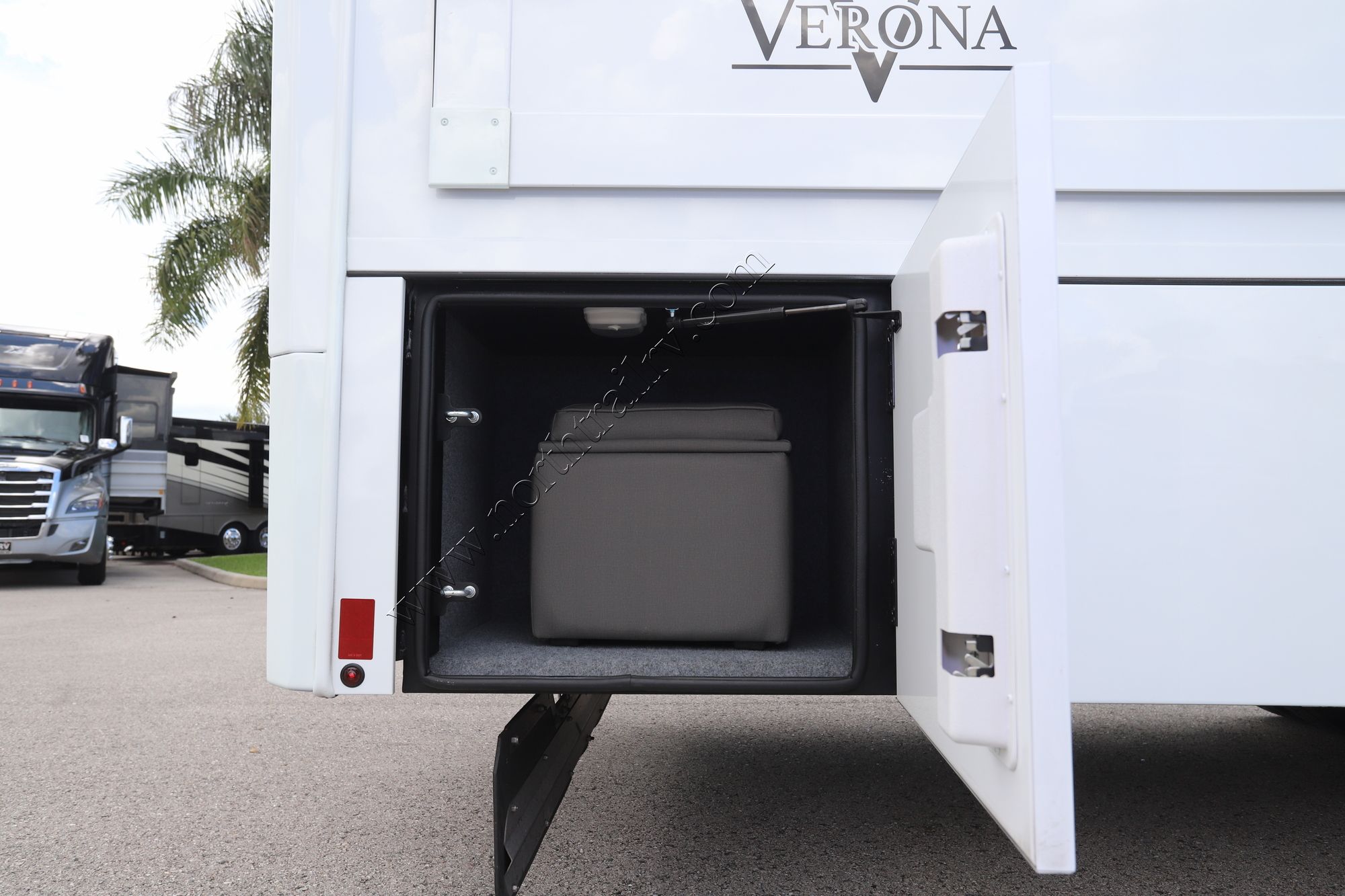 New 2025 Renegade Rv Verona 40VBH Super C  For Sale