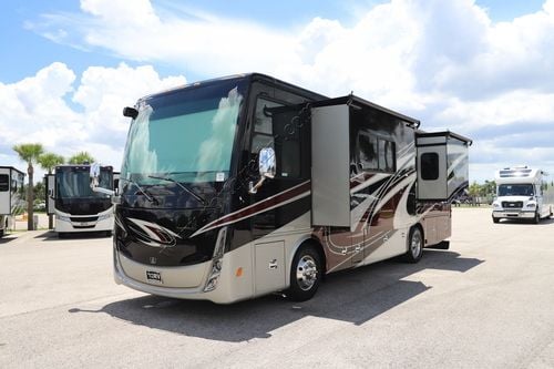 2019 Tiffin Motor Homes Breeze 31BR