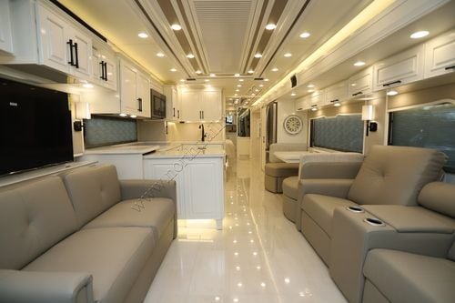 2025 Newmar London Aire 4569