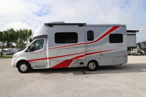 2021 Tiffin Motor Homes Wayfarer 25SW