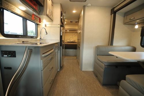 2021 Tiffin Motor Homes Wayfarer 25SW