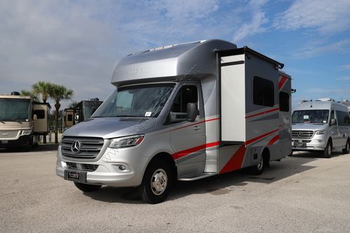 2021 Tiffin Motor Homes Wayfarer 25SW