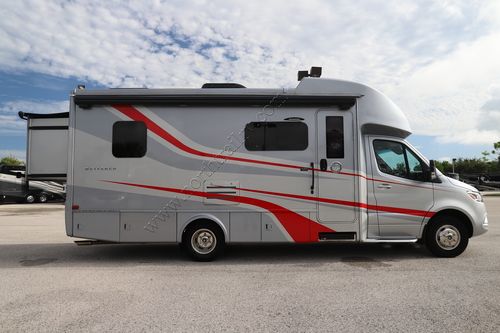 2021 Tiffin Motor Homes Wayfarer 25SW