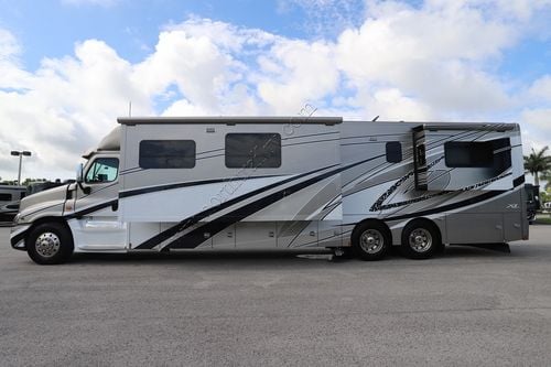 2020 Renegade Rv Xl 45QS Super C