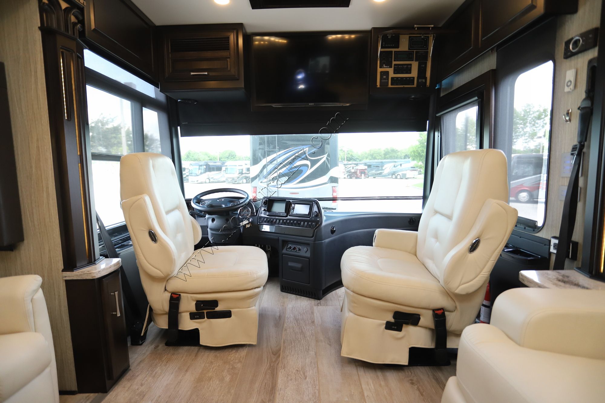 Used 2017 Newmar Dutch Star 4369 Class A  For Sale