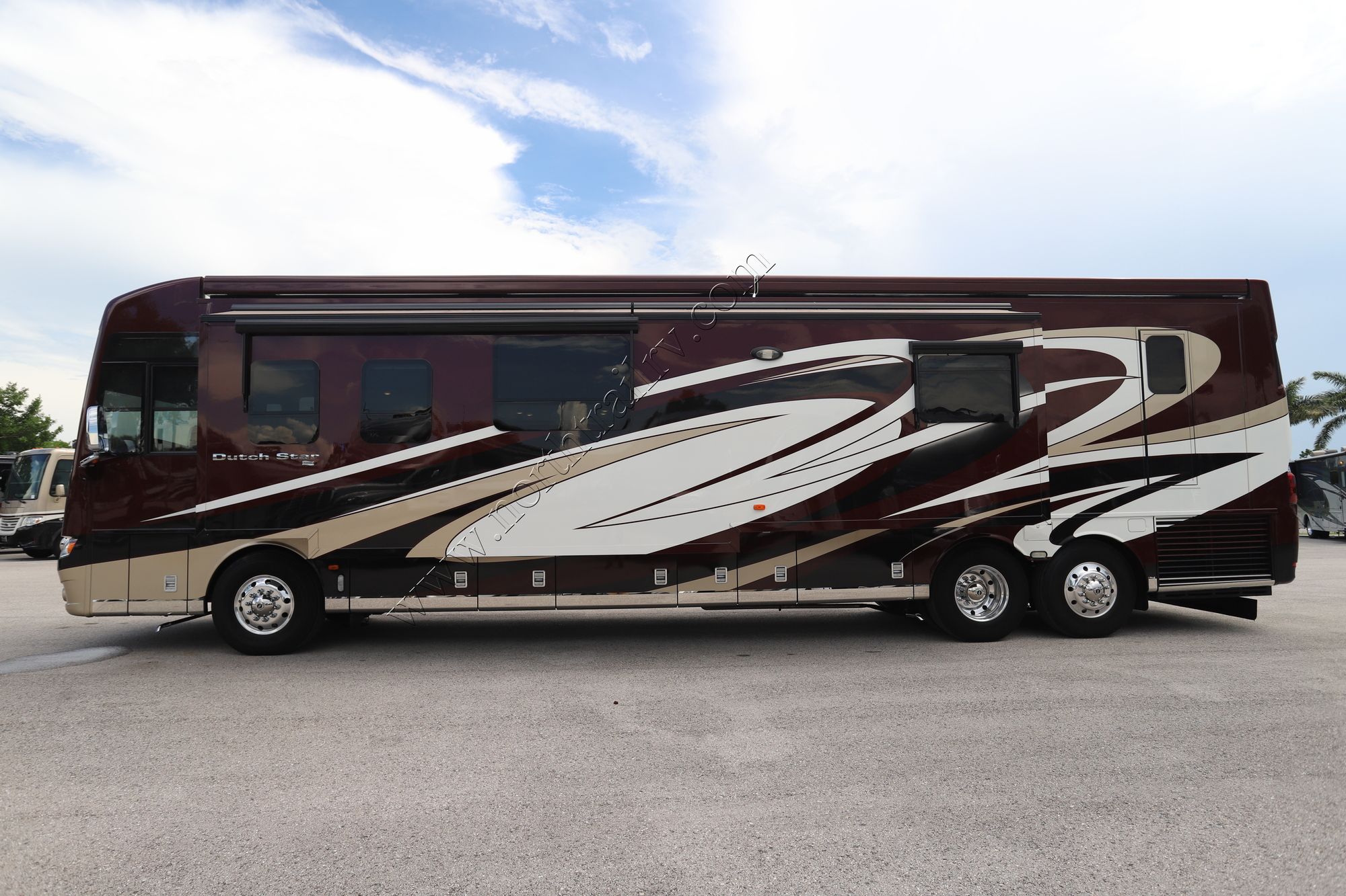 Used 2017 Newmar Dutch Star 4369 Class A  For Sale