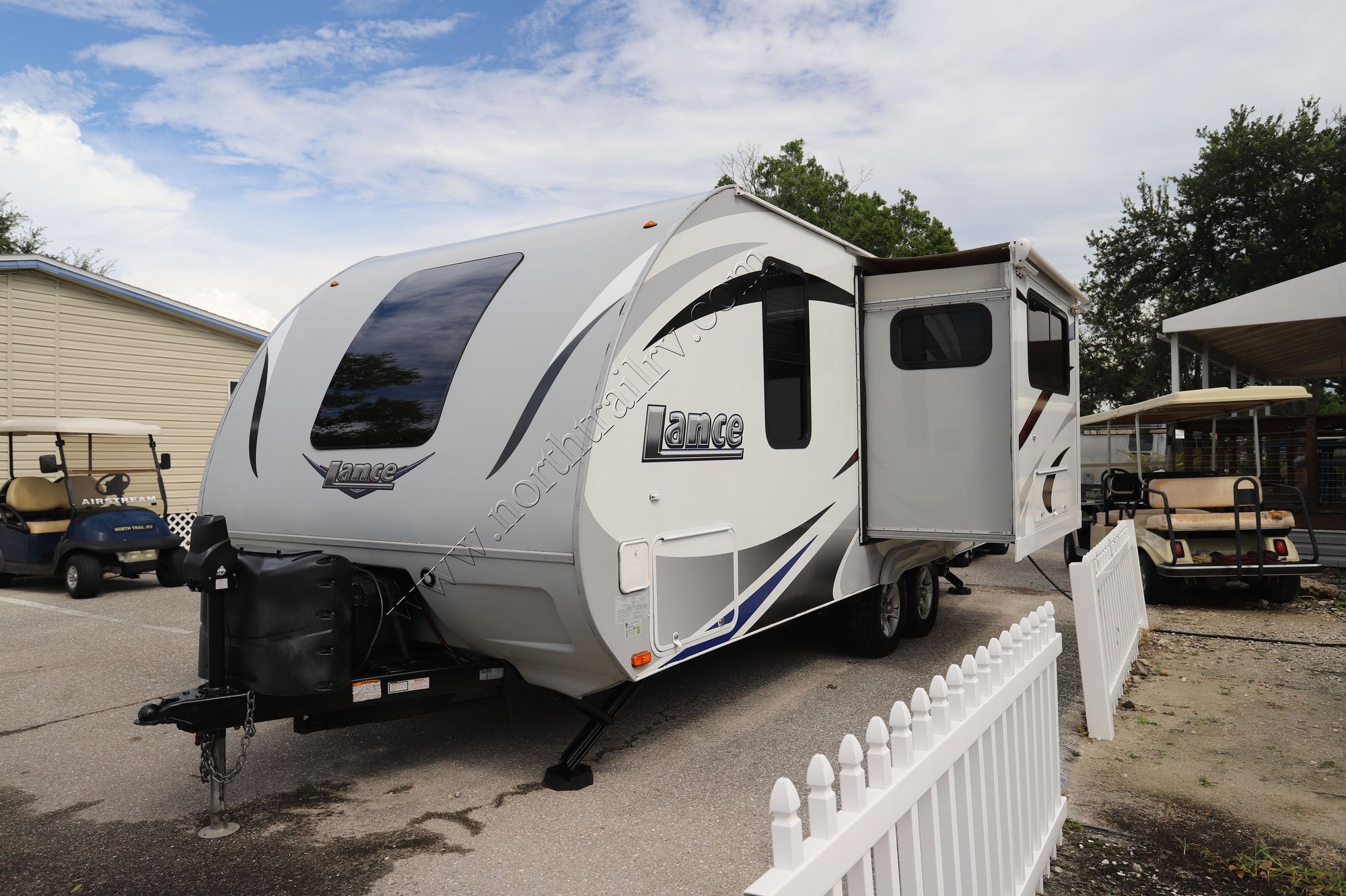 Used 2015 Lance Lance 1995 Travel Trailer  For Sale