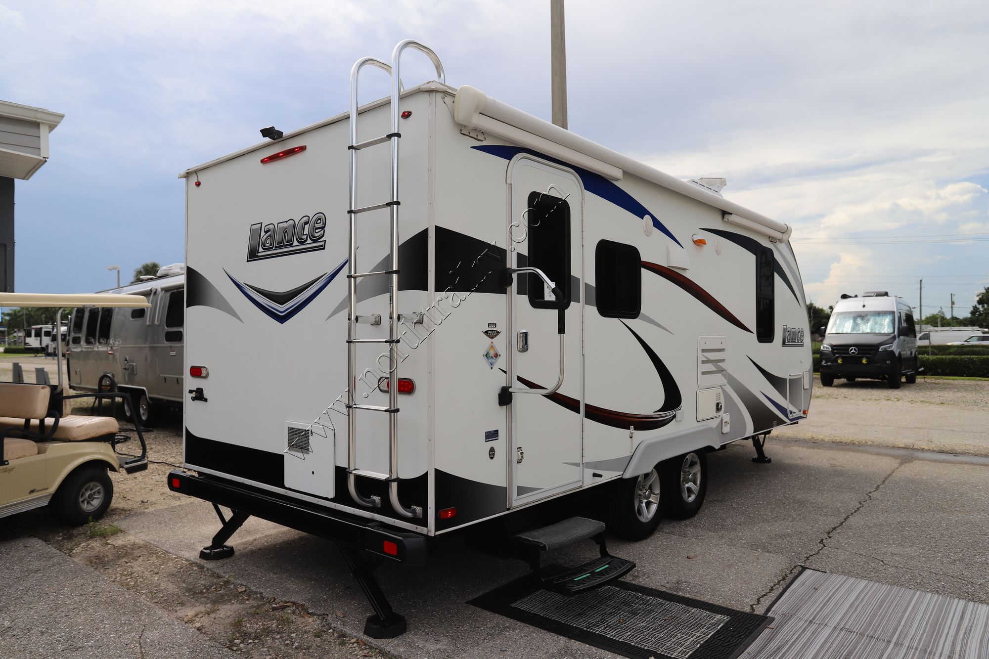 Used 2015 Lance Lance 1995 Travel Trailer  For Sale