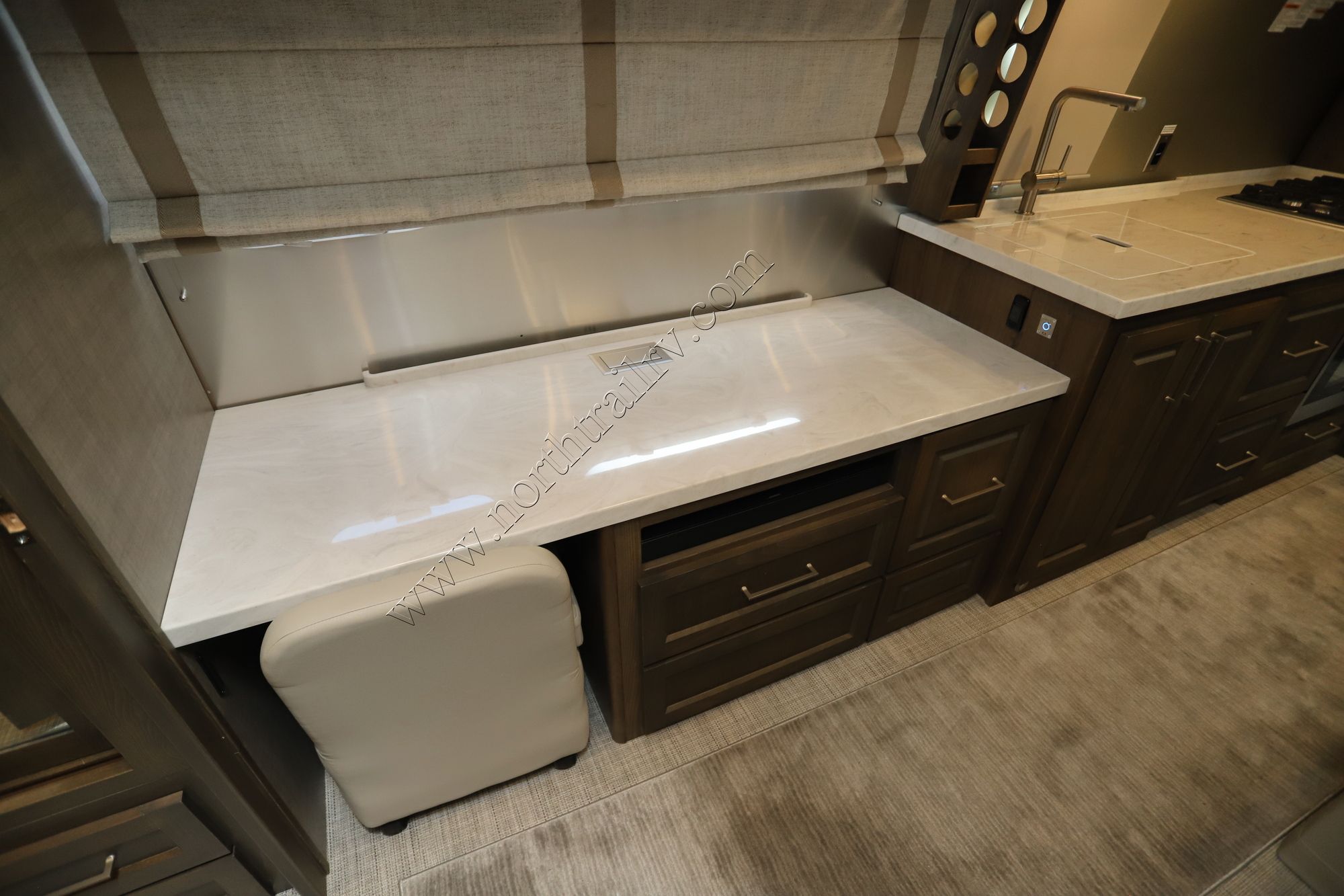 2023 Airstream Classic 33FBQ Travel Trailer Used  For Sale