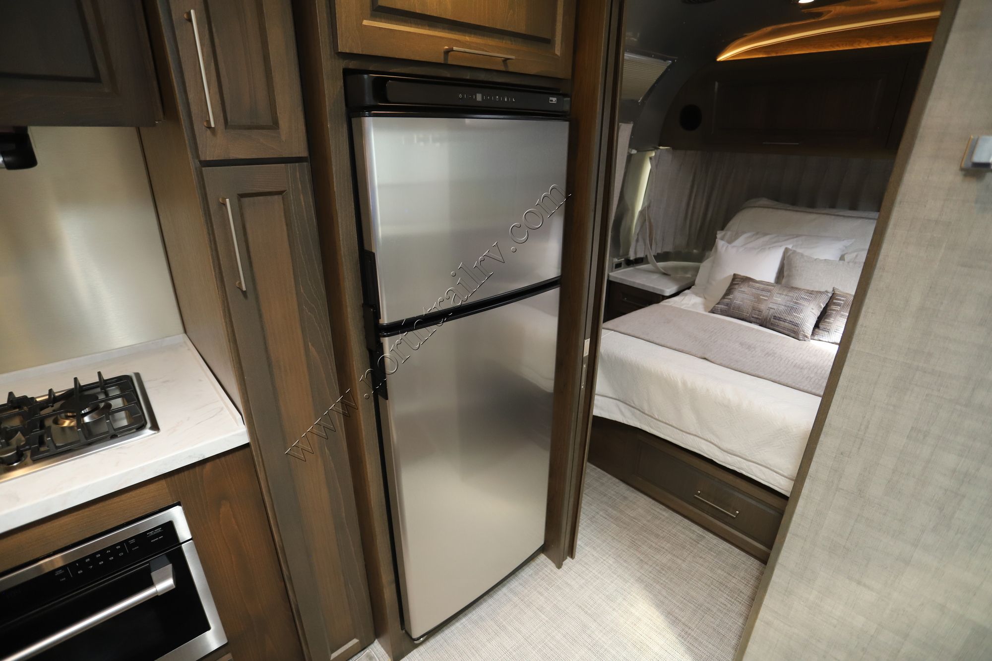 2023 Airstream Classic 33FBQ Travel Trailer Used  For Sale