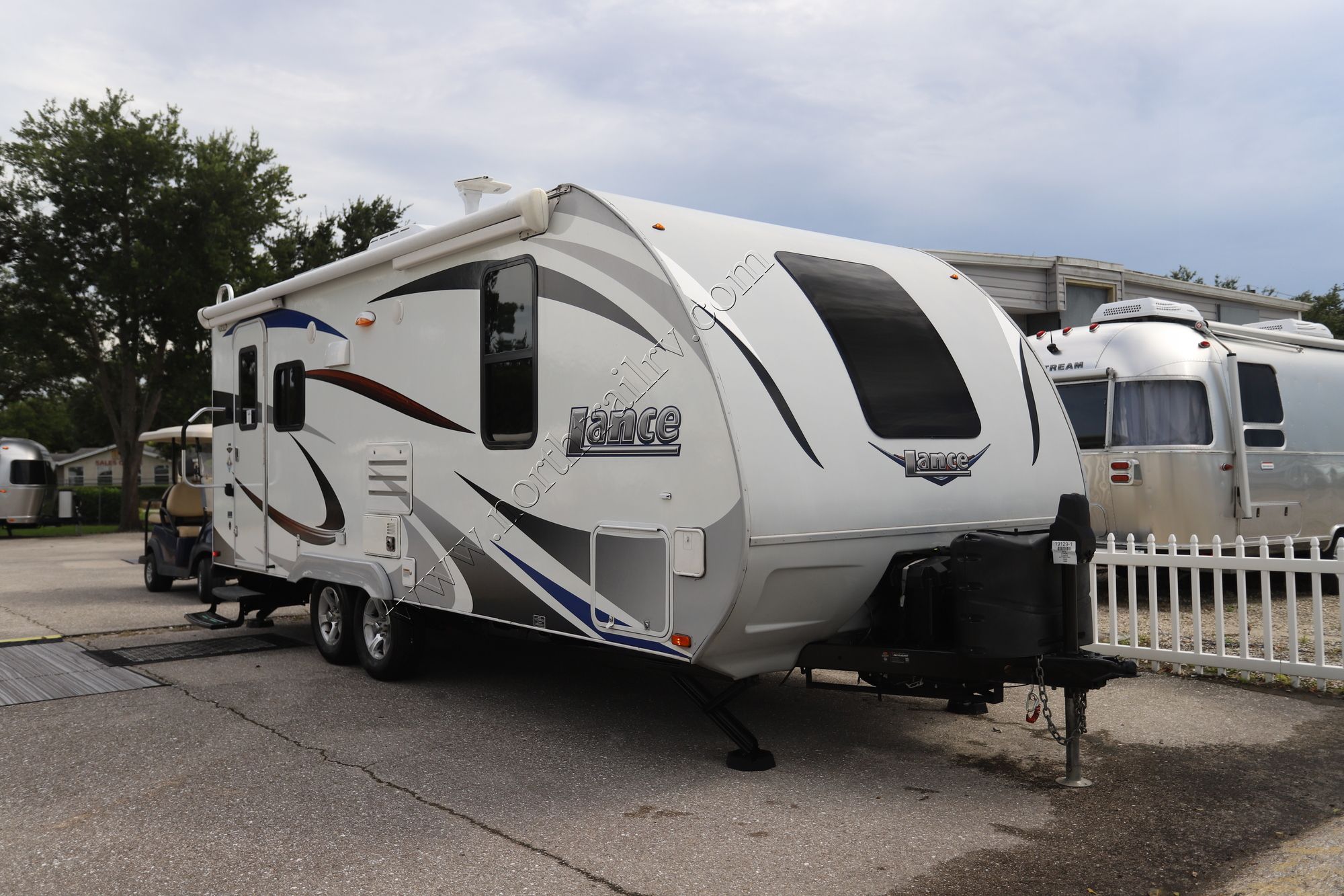 Used 2015 Lance Lance 1995 Travel Trailer  For Sale