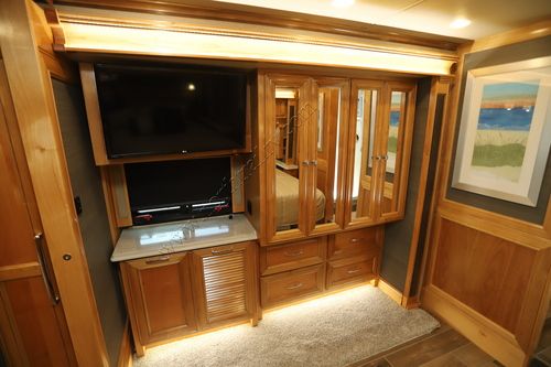 2022 Tiffin Motor Homes Phaeton 37BH