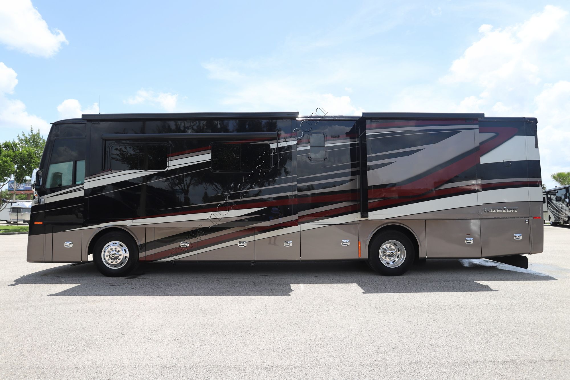 Used 2022 Tiffin Motor Homes Phaeton 37BH Class A  For Sale