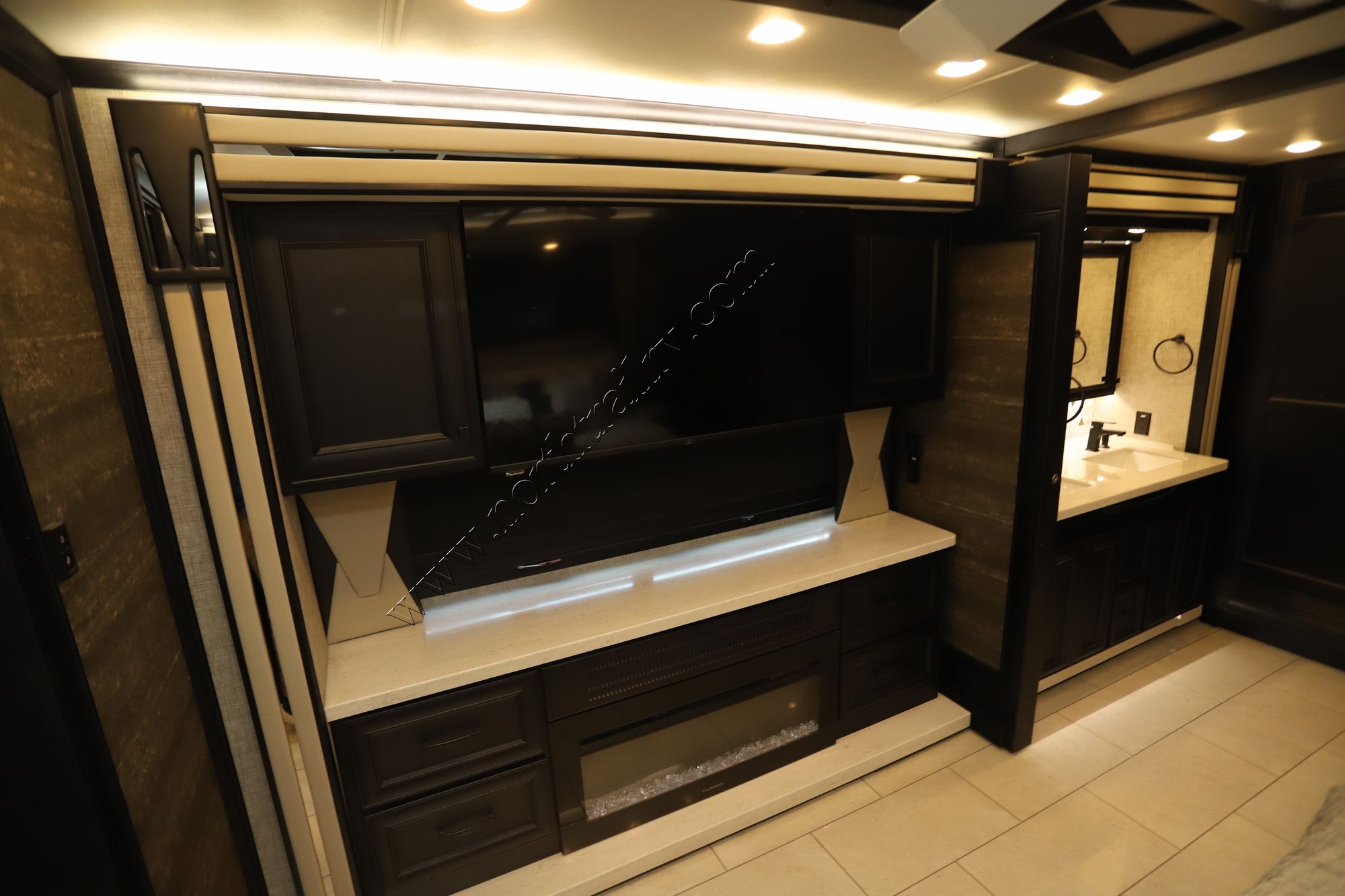 New 2025 Tiffin Motor Homes Allegro Bus 40IP Class A  For Sale