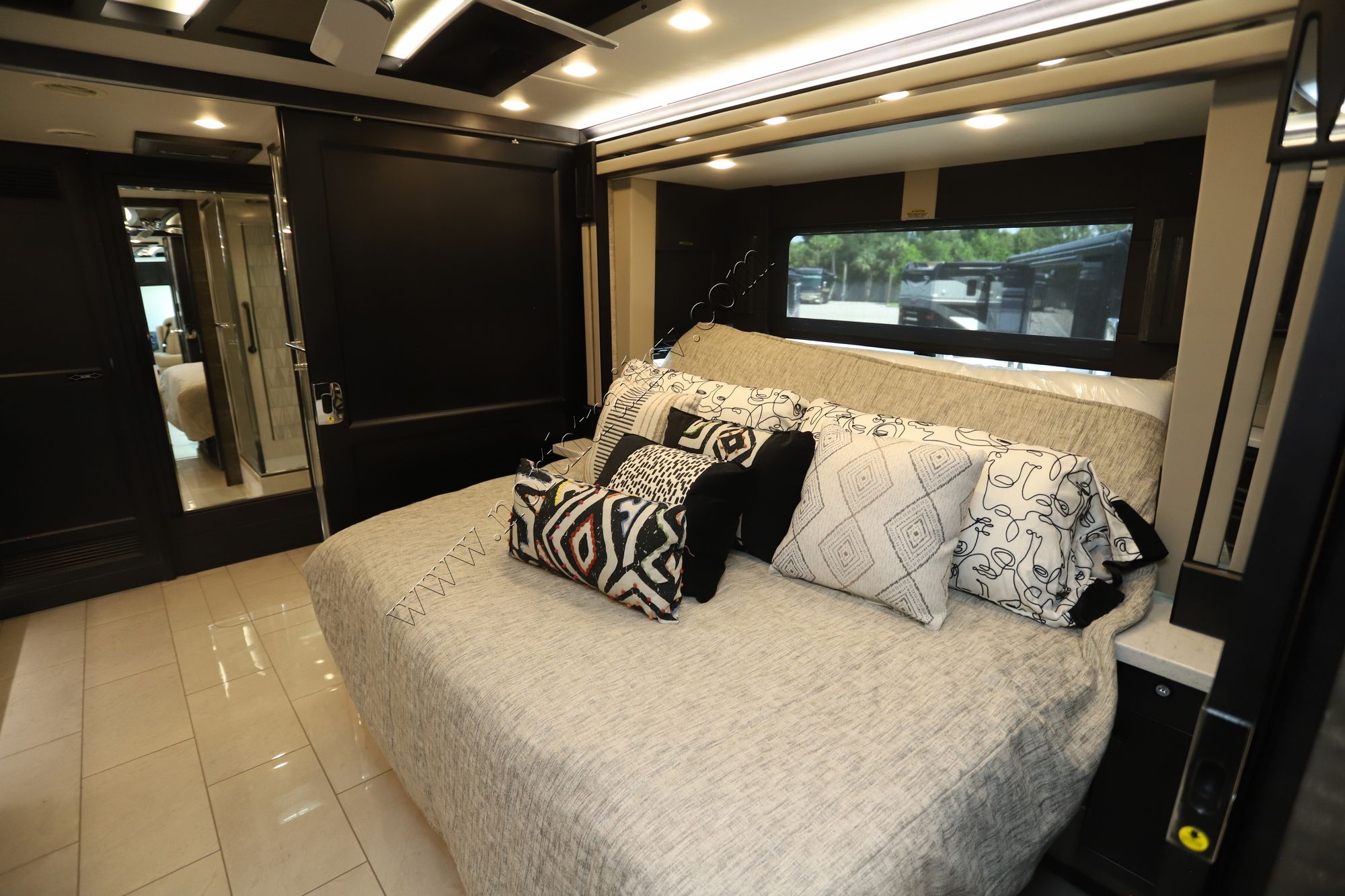 New 2025 Tiffin Motor Homes Allegro Bus 40IP Class A  For Sale