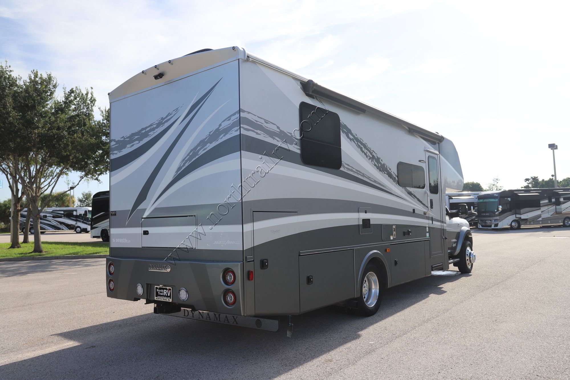 New 2025 Dynamax Isata 5 28SS Super C  For Sale