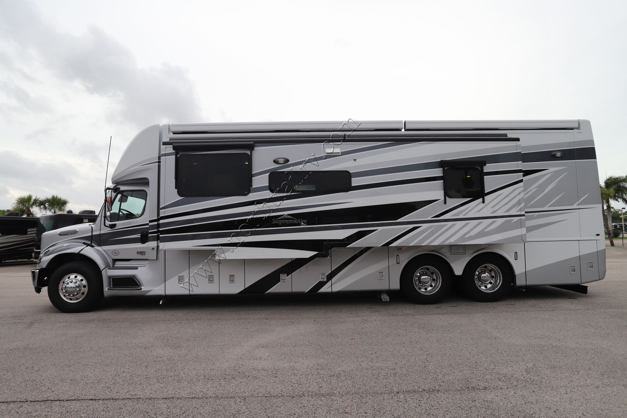 New 2024 Newmar Supreme Aire 4051 Super C  For Sale