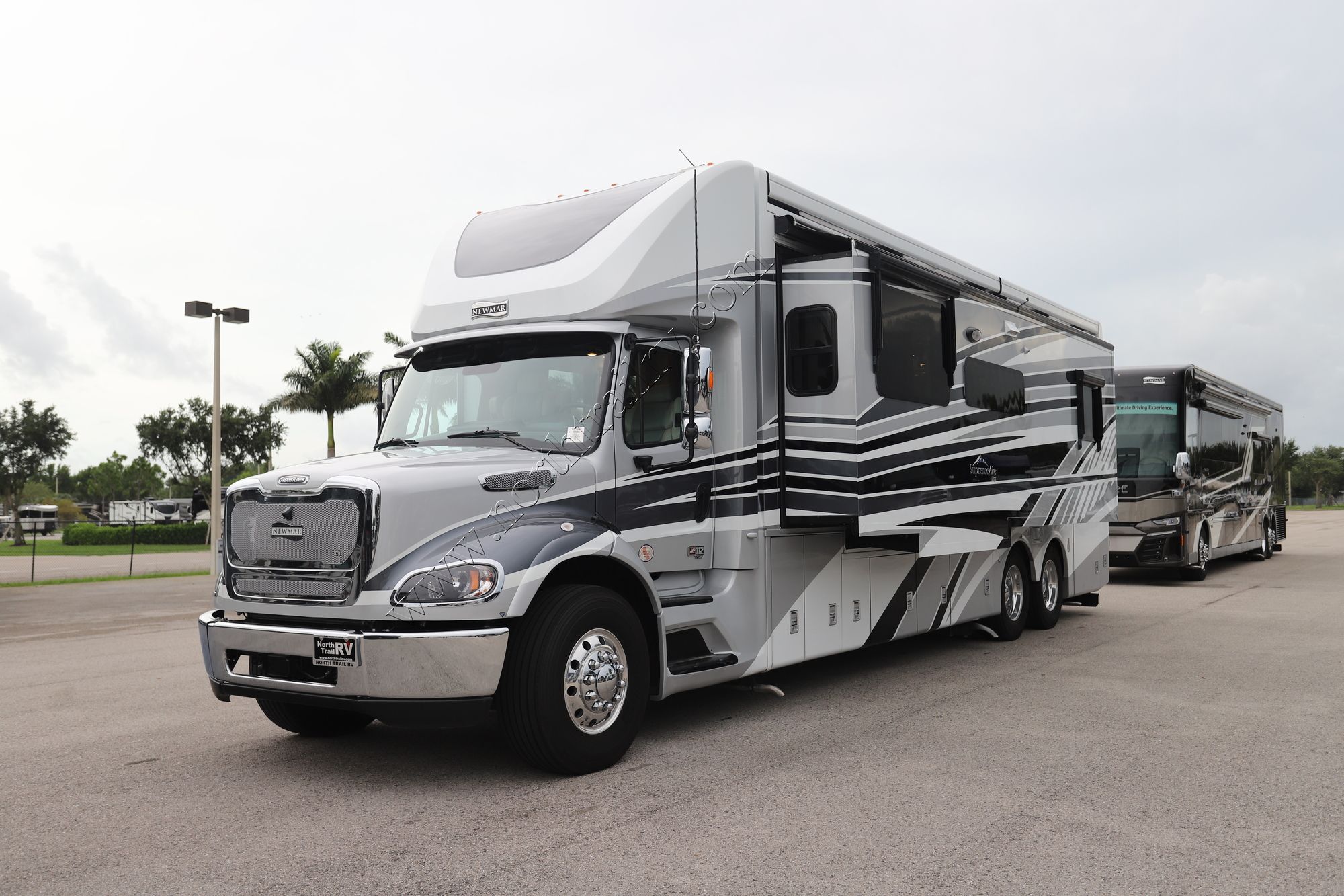 New 2024 Newmar Supreme Aire 4051 Super C  For Sale