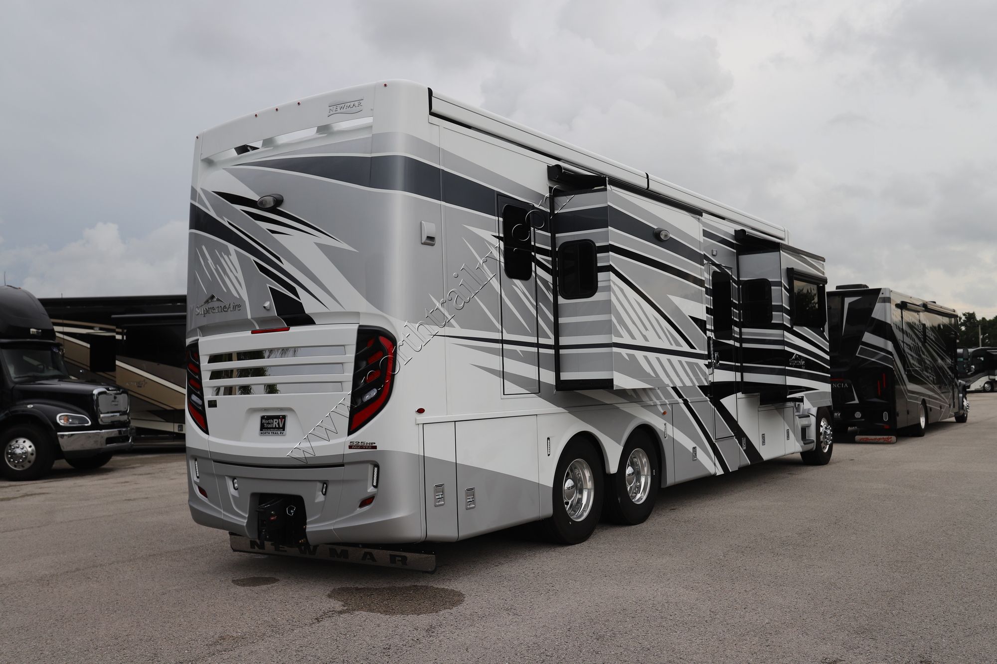 New 2024 Newmar Supreme Aire 4051 Super C  For Sale