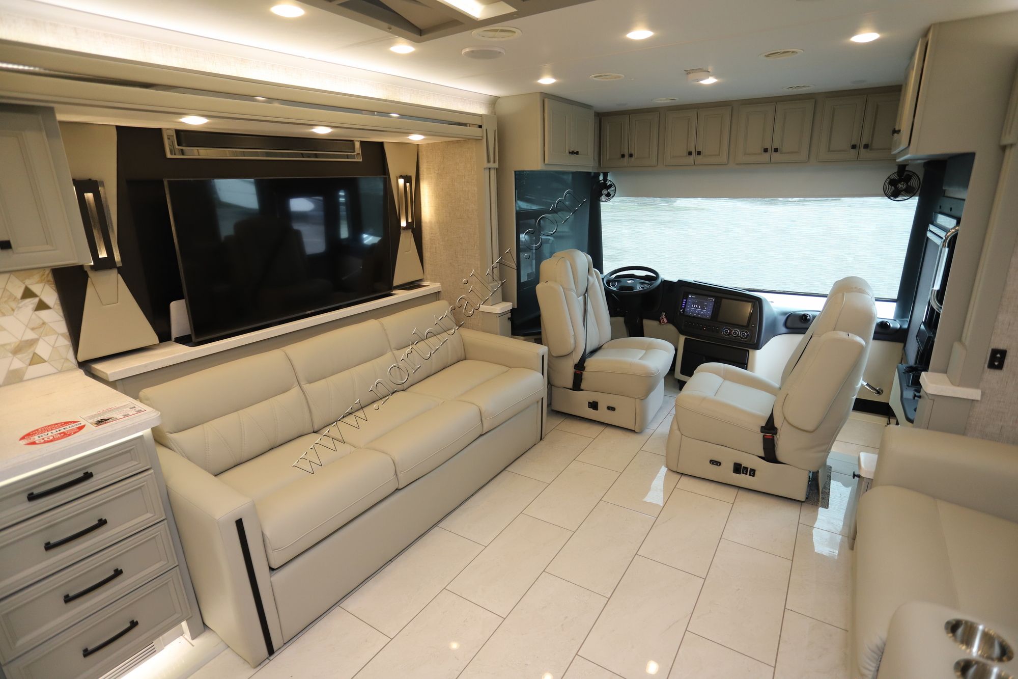 New 2025 Tiffin Motor Homes Allegro Bus 45FP Class A  For Sale