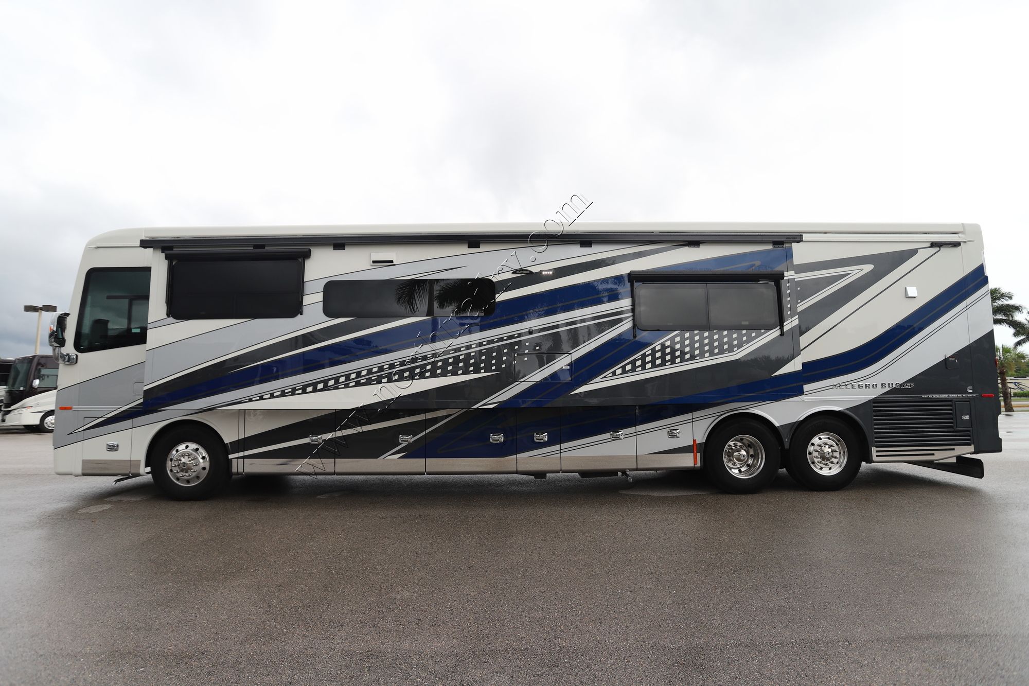 New 2025 Tiffin Motor Homes Allegro Bus 45FP Class A  For Sale