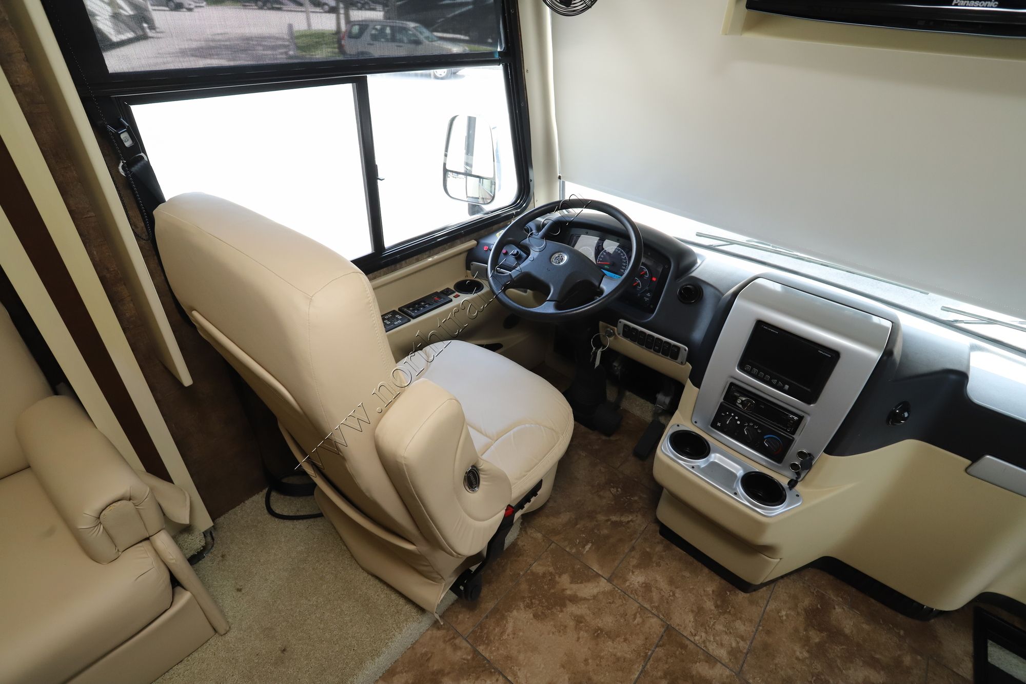 Used 2011 Tiffin Motor Homes Breeze 28BR Class A  For Sale