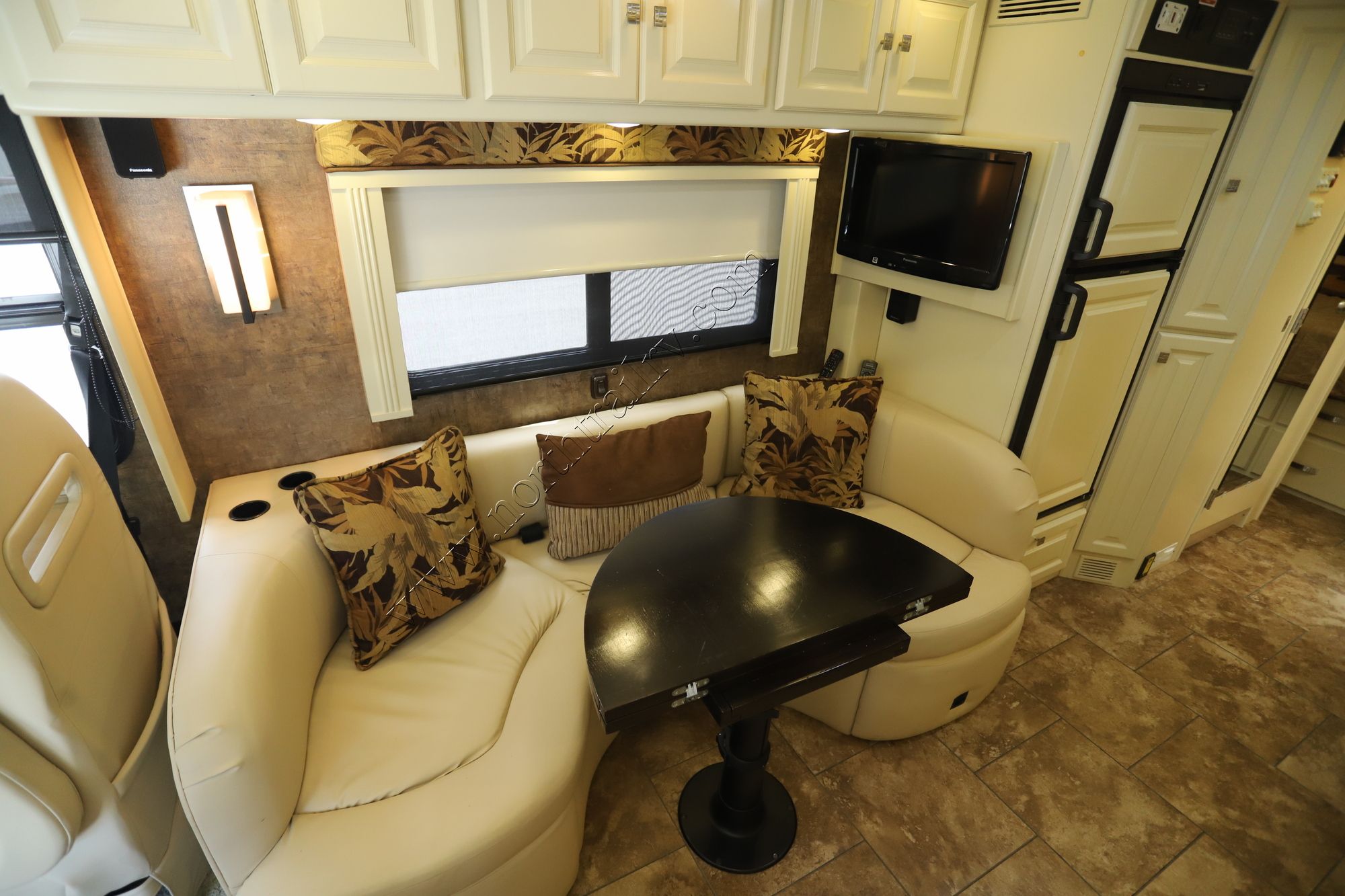 Used 2011 Tiffin Motor Homes Breeze 28BR Class A  For Sale